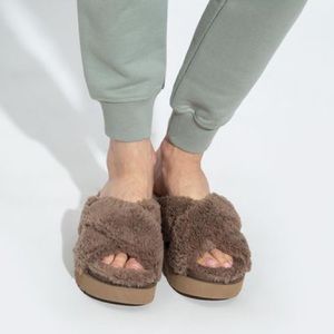UGG Fuzz Sugar Cross Slide Women's Hickory Brown Casual Lifestyle Sandal Slides